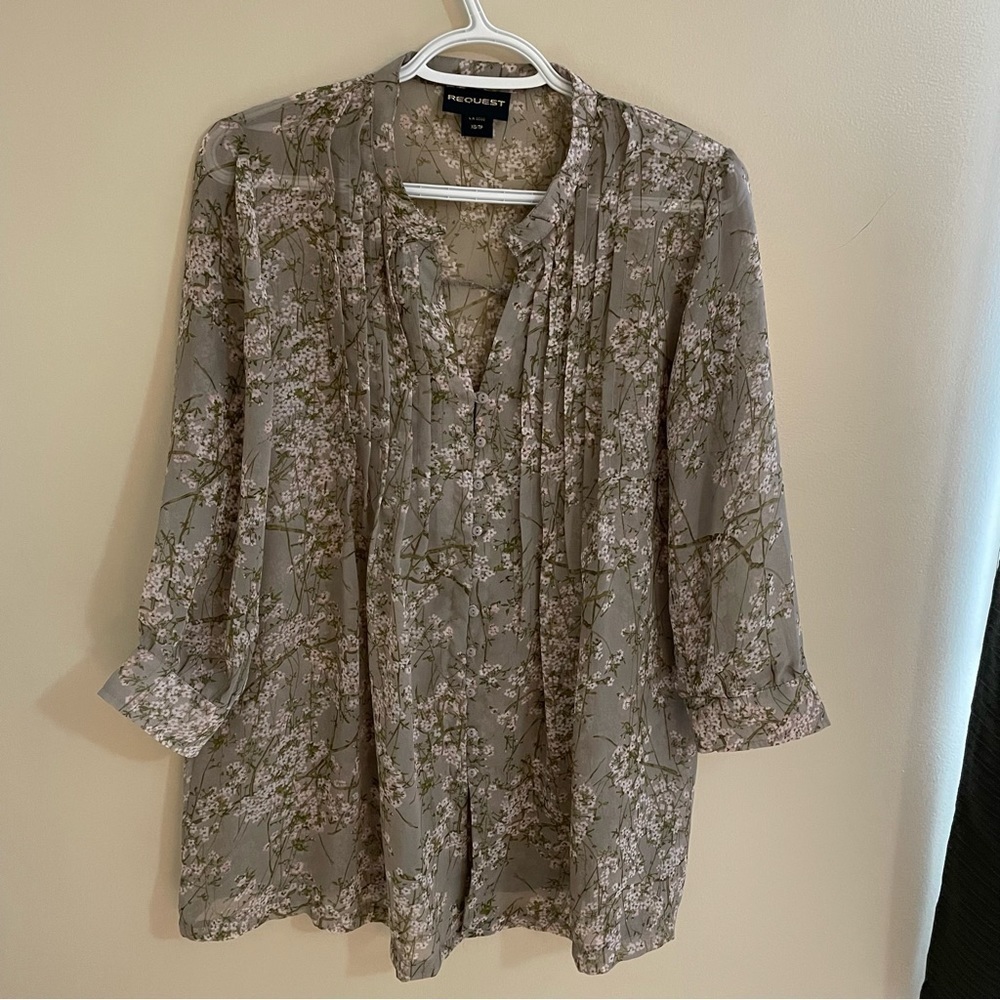 REQUEST Chiffon Floral 3/4 Length Button Down Tunic Shirt, Size XS Greenish Grey